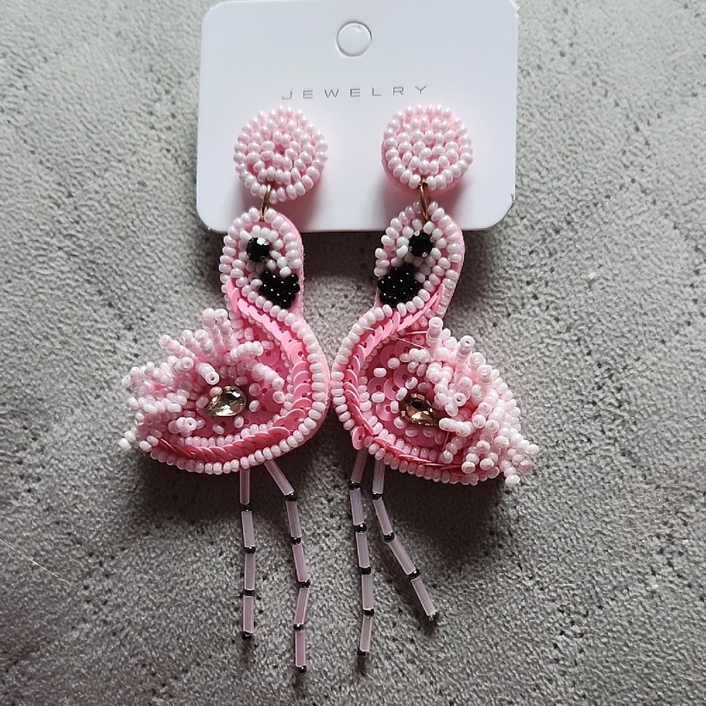 Flamingo New Pink Beaded Earrings - Picture 1 of 3